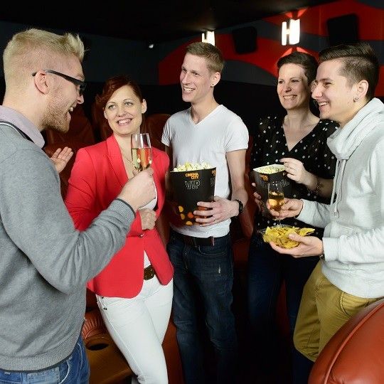 Zártkörű filmvetítések